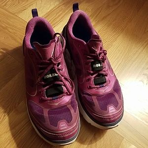 Hoka One One Conquest